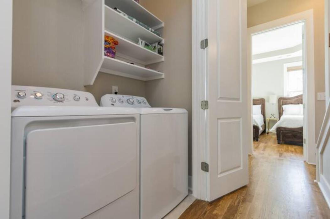 Glitz & Guitars I Stylish 3Br With Rooftop Hot Tub In East Nashville Exterior photo